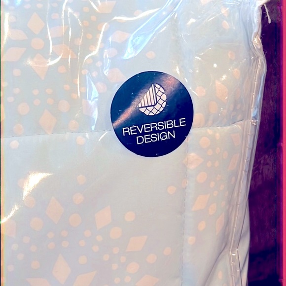 2- The Big One-Down Reversible Comforter and free gift!! - Picture 3 of 8